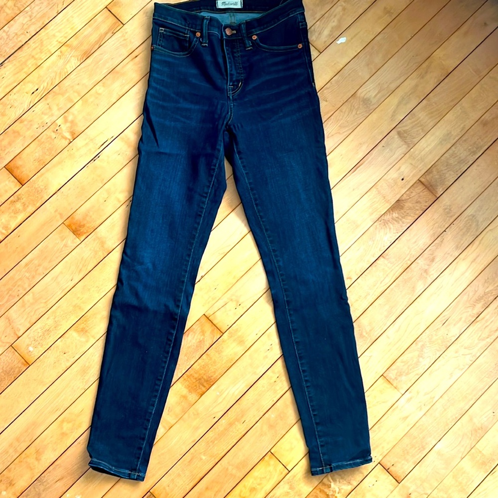Madewell jeans. Mid rise skinny. 26T